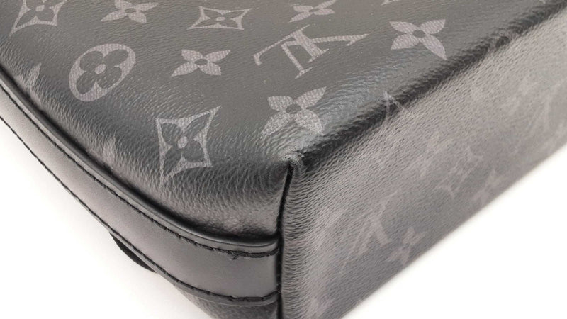 Louis Vuitton Monogram Eclipse District Mm Messenger Bag Fw0525exzdu