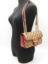 Gucci Marmont Flap Bag In Matelassé Gg Canvas & Red Leather Fw0925rzxdu
