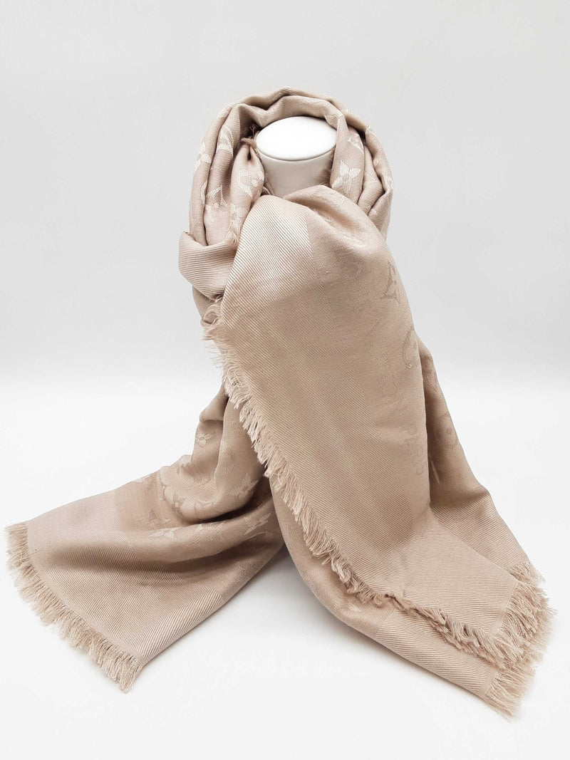 Louis Vuitton Beige Gray Silk Wool Monogram Shawl Do0325orxde