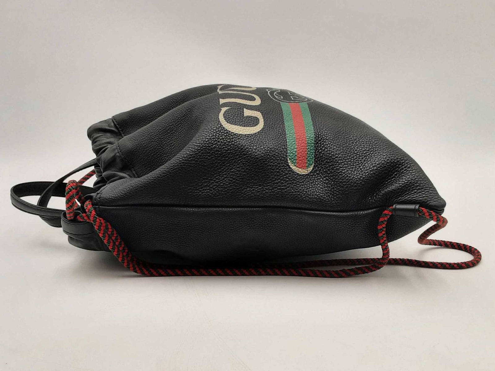 Gucci Gg Logo Black Leather Drawstring Backpack Sd0325wxzsa – Max Pawn