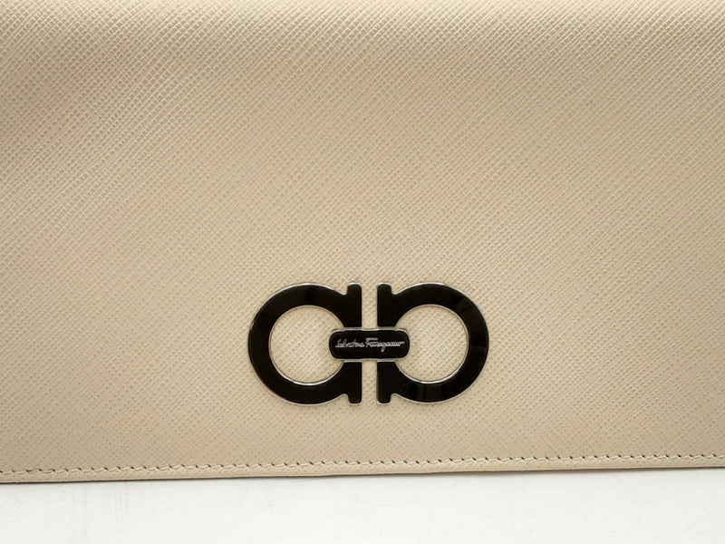 Salvatore Ferragamo Gancini Flap Wallet White Aa0425crsa