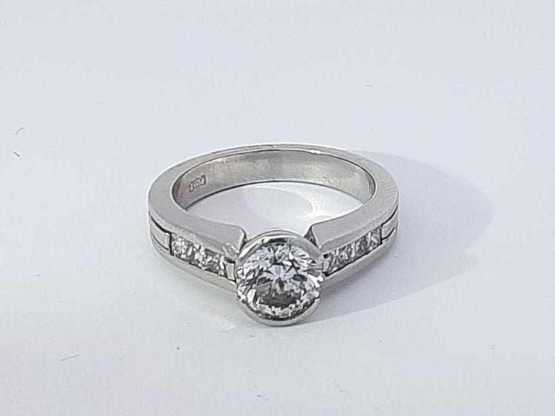 1.36 Cttw Diamond Platinum 95% Wedding Ring 10.5 Grams Size 7 Aa0925izxsa