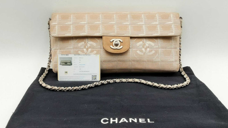 Chanel Travel Line East West Beige & White Flap Shoulder Bag Fw1224crxdu