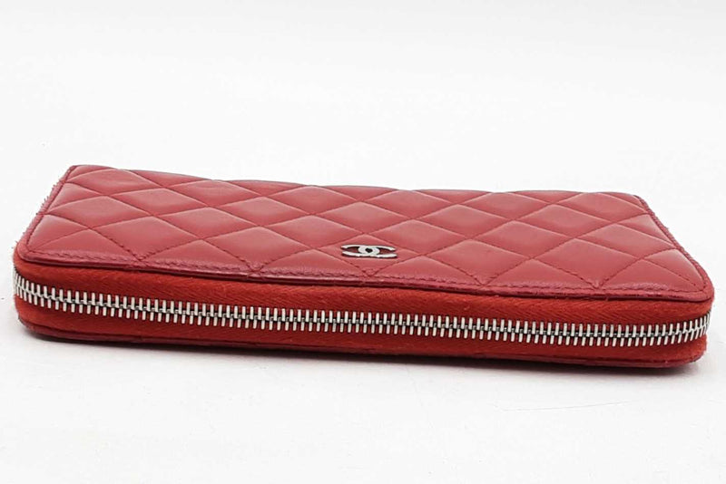 Chanel Quilted Red Lambskin Zip Around Wallet Eb1125orxdu