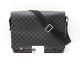 Louis Vuitton District Gm Messenger Bag In Damier Graphite Canvas Fw0326pzxdu