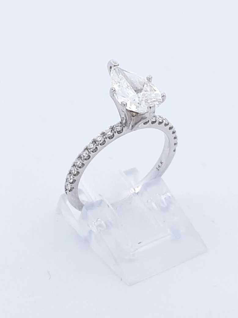 2.01 Cttw Pear-cut Diamond & 14k White Gold Ring Size 6, 2.4 Grams Fw0524owxzdu
