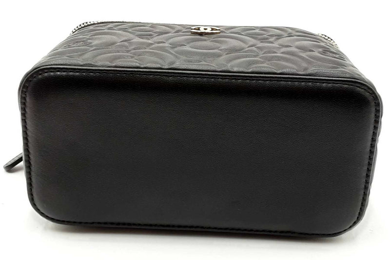 Chanel Camellia Embossed Lambskin Vanity Case With Chain Eb1024orxzdu