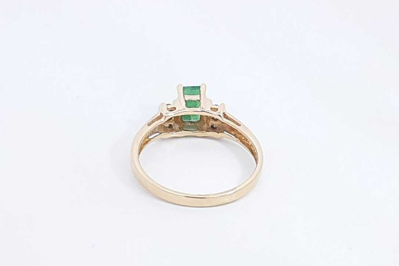 Green Gemstone & Diamond Ring In 14k Yellow Gold 2.8 Grams Size 7 Eb1024lxzsa