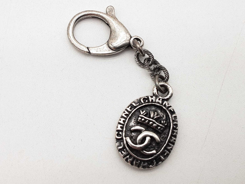 Chanel Cc Crown Keychain Do1225oxzde – Max Pawn