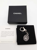 Chanel Cc Crown Keychain Do1225oxzde