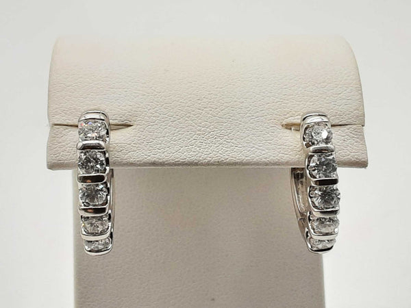 Approx 2.0 Ctw Diamonds 10k White Gold 9.0g Clasp Hoop Earrings Do0125lrxzde