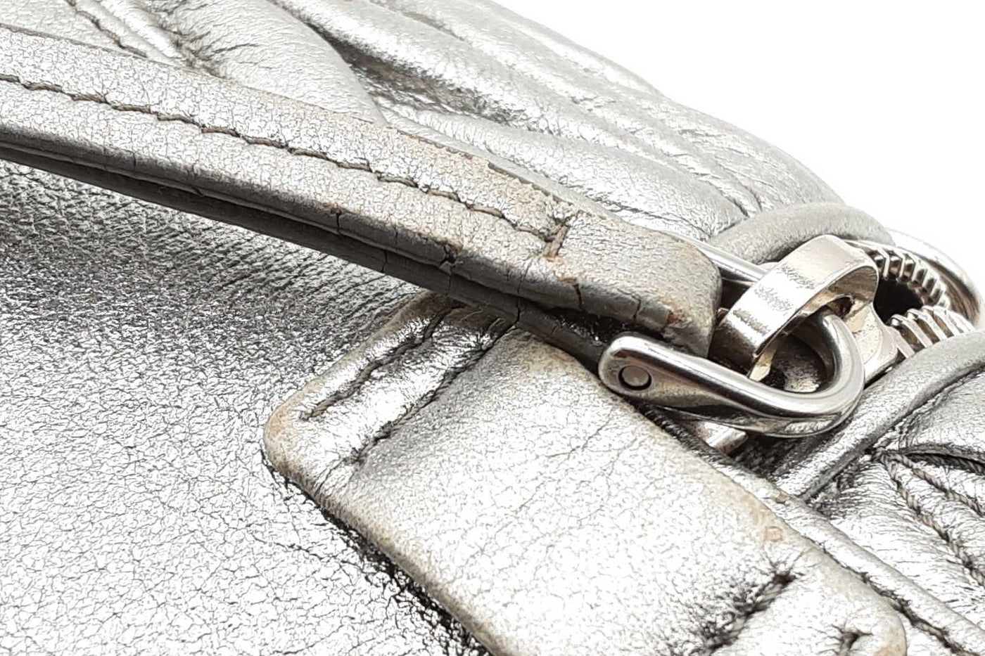 Miu Miu Metalic Silver Leather Micro Crossbody Bag Eb0126cxzde
