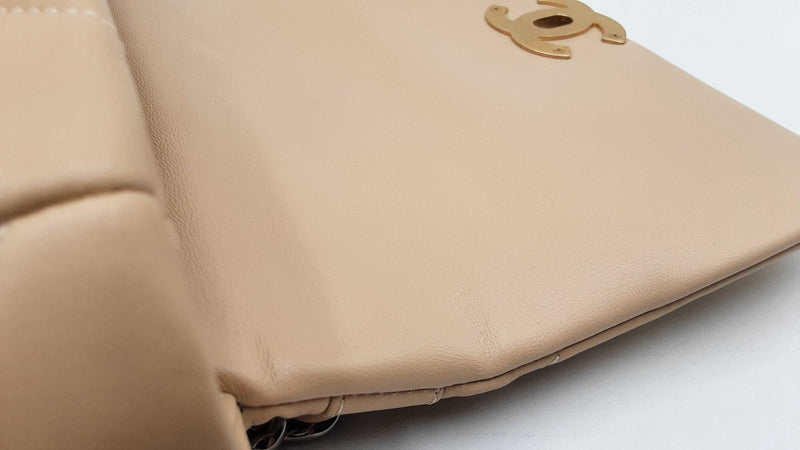Chanel 19 Beige Diamond-quilted Leather Flap Bag Fw0825ozxzdu