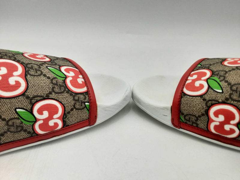 Gucci Gg Supreme Pomme Apple-printed White & Red Slides Size Eu 40 Fw1124rxsa