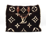 Louis Vuitton Onthego "Teddy" In Monogram Giant Shearling Fw0626llxzdu