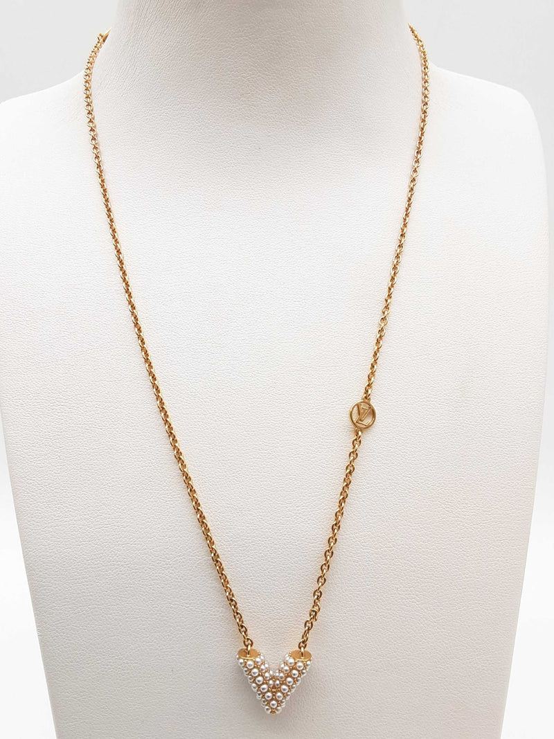 Louis Vuitton Essential V Faux Pearl Goldtone 6.7g Necklace 17.5 In Do0525lcrde