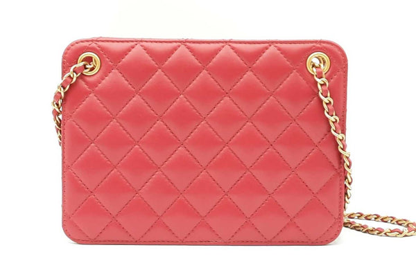 Chanel Quilted Accordion Tote Bag In Red Eb0724oxxzdu