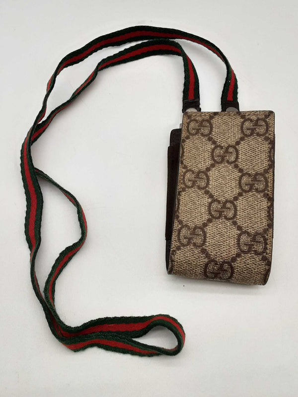 Gucci Gg Supreme Ipod Case Web Strap Do0924rxde