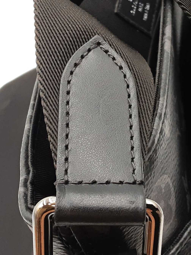 Louis Vuitton Monogram Eclipse District Mm Messenger Bag Fw0525exzdu