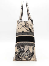 Christian Dior Zodiac Toile De Jouy Embroidered Book Tote Bag Eb0826sxzsa