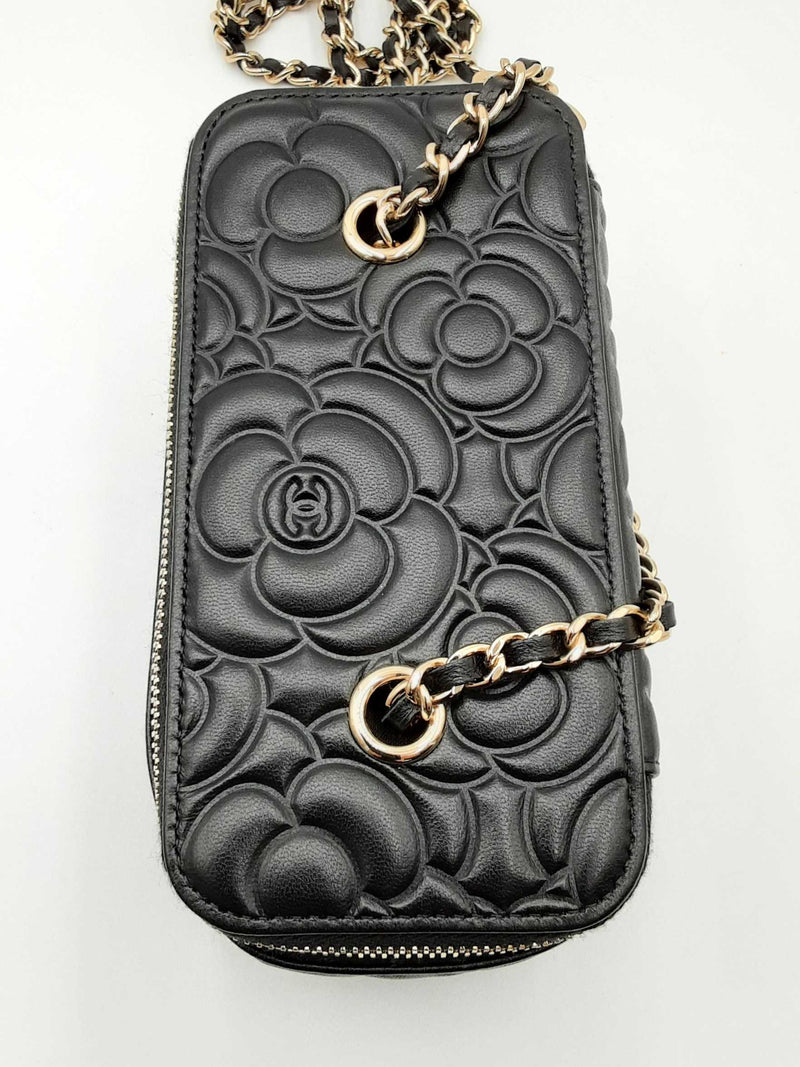 Chanel Camellia Embossed Lambskin Vanity Case With Chain Eb1024orxzdu