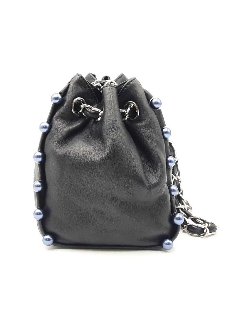 Chanel Pearl Obsession Tote Bag In Black Lambskin Fw0925lezxdu
