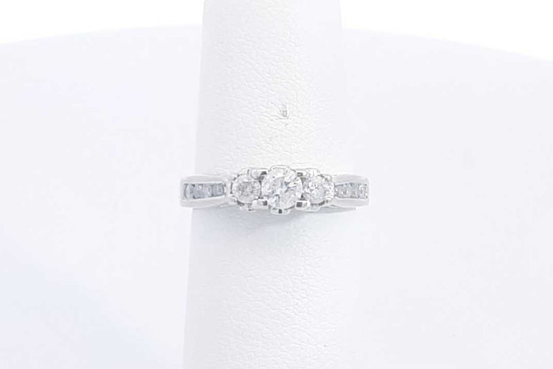 Approx. 0.22ctw Diamond Ring In 10k White Gold 2.1 Grams Size 5.25 Eb1124crsa