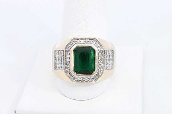 Green Gemstone & Diamond Ring In 10k Yellow Gold 9.12 Grams Size 10 Eb0524oexsa