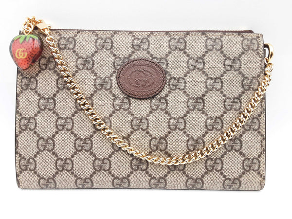 Gucci Gg Supreme Monogram Coated Canvas Strawberry Clutch Fw0924lrxsa