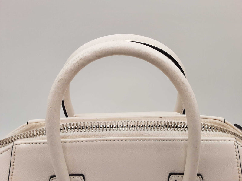 Givenchy Signature Logo Antigona White Calfskin Handbag Fw0125ixzsa