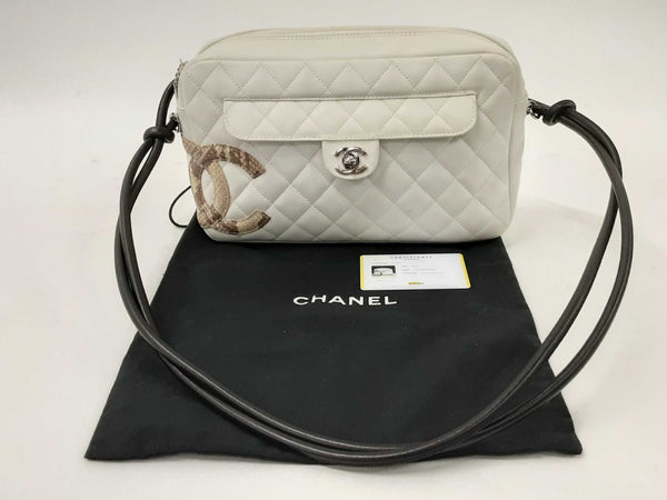 Chanel Cambon Ligne Pochette Reveal. (Christian Louboutin