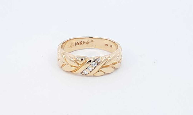 14k Yellow Gold Ring With 3 Small Diamonds Size 8.75 Eblordu 144030003004